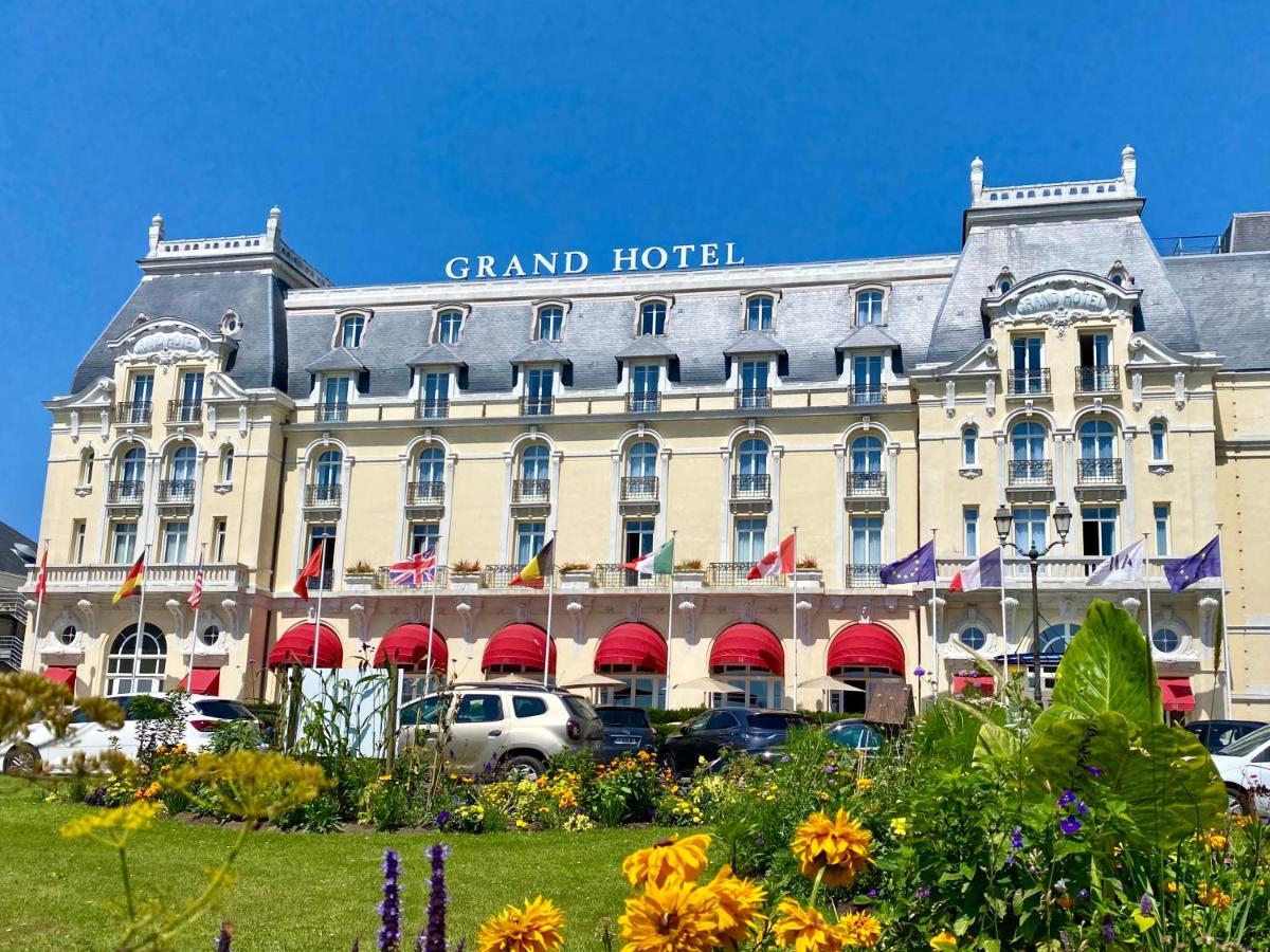 Perle Marine Au Pied De La Plage Cabourg Exterior foto